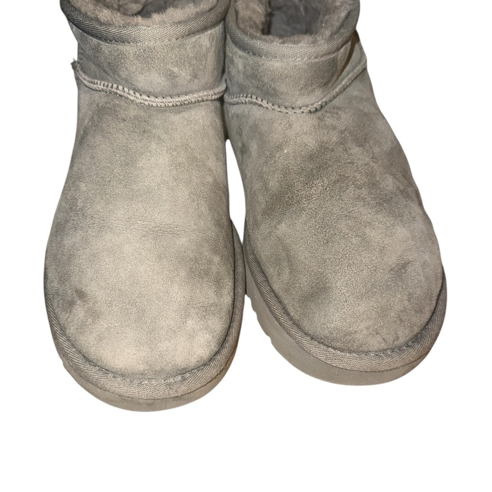 UGG Classic Ultra Mini Boots – Women’s Size 10 – Grey